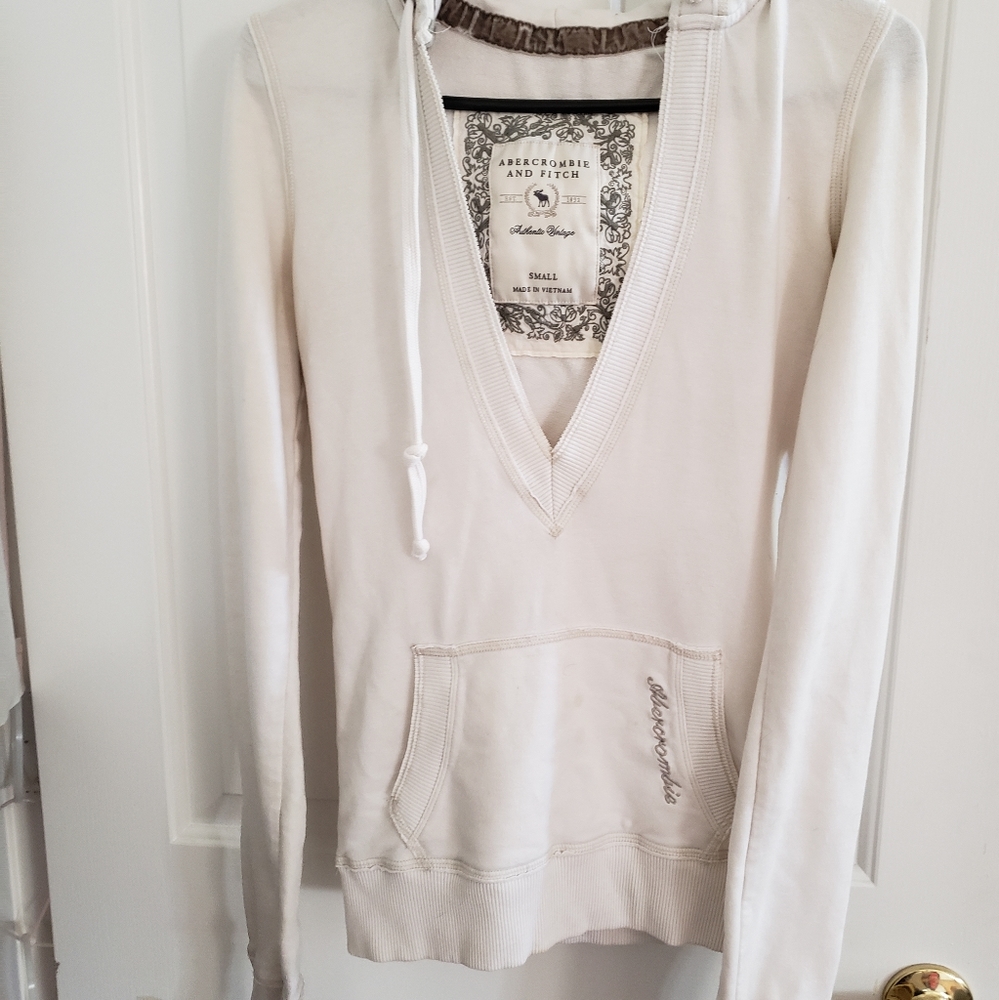 Abercrombie white stretch sweatshirt